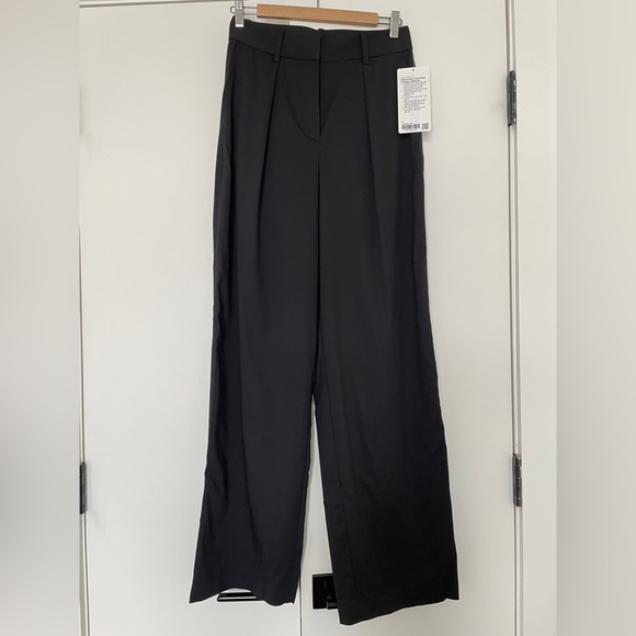 NWT LULULEMON Pleat-Front High-Rise Trouser
Regular Black Wide Leg - Picture 2 of 6